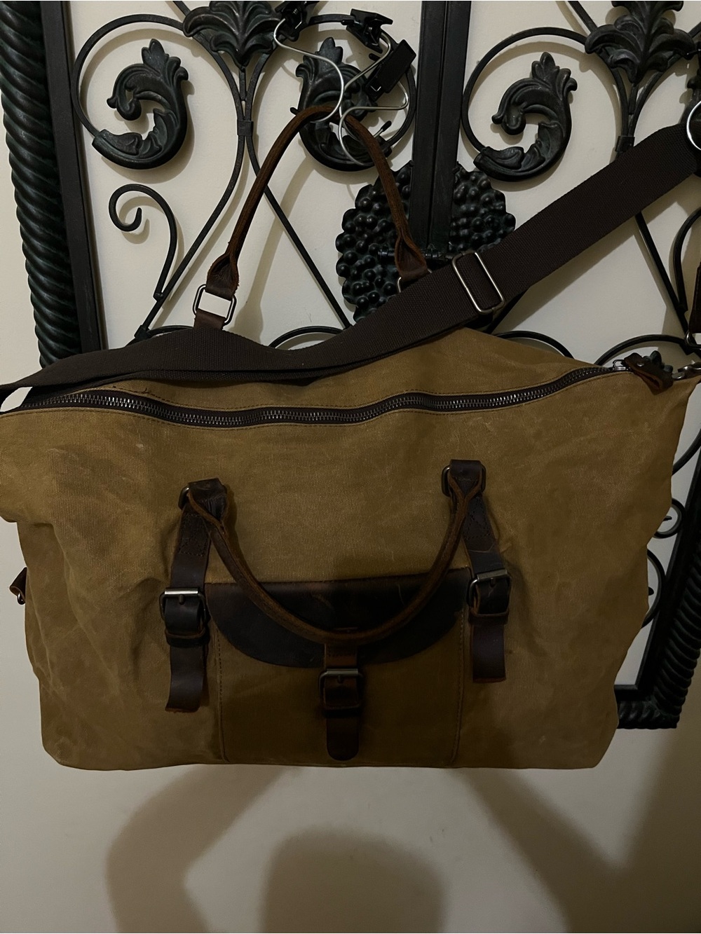 NEWHEY 55L
Travel Duffel Bag
Waterproof Waxed Canvas & Leather Weekender Bag - Picture 3 of 10